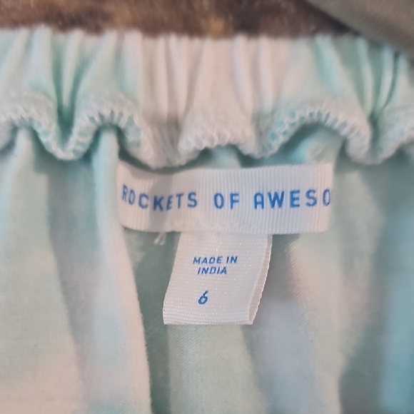 Blue and White Matching Bodysuit Set with Flutter Sleeves - Picture 2 of 3